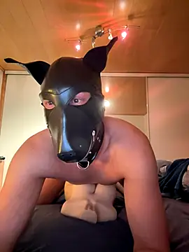 Snapshot of PlayDog123 chatting on 11.27.25 PlayDog123 online show from 11.27.25