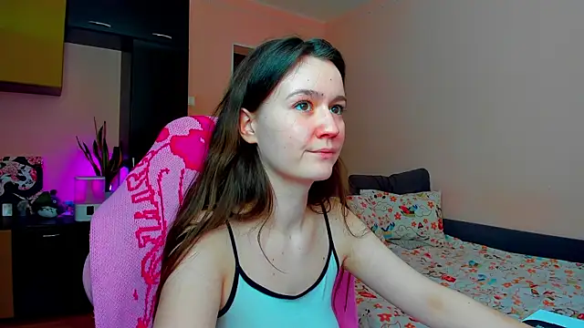 Snapshot of ameli_moon chatting on 12.16.25 ameli moon online show from 12.16.25