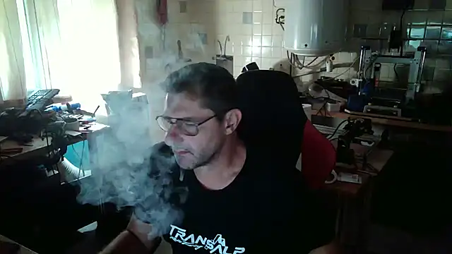 Snapshot of snork80 chatting on 09.19.25 snork80 online show from 09.19.25