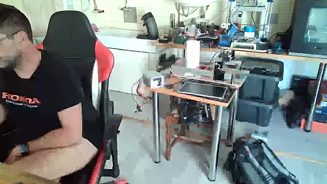 Snapshot of snork80 chatting on 10.15.25 snork80 online show from 10.15.25