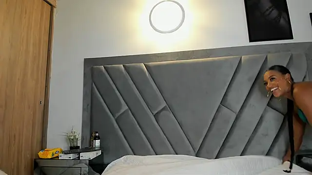 brenda nova18 online show from 10.13.25