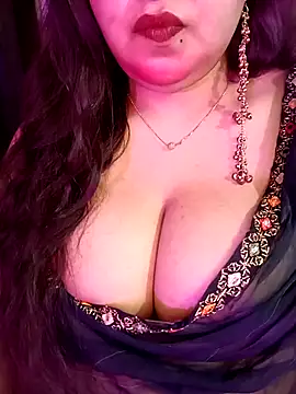 Snapshot of Suhanakhan00 chatting on 04.25.26 Suhanakhan00 online show from 04.25.26