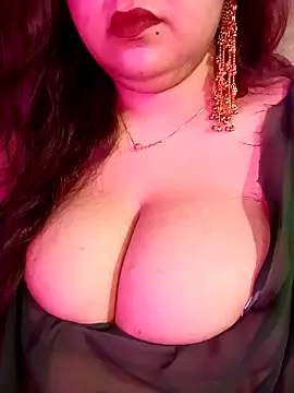 Snapshot of Suhanakhan00 chatting on 05.20.26 Suhanakhan00 online show from 05.20.26