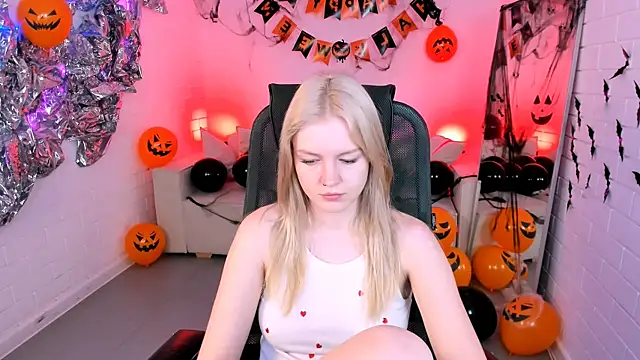 GraceGlamour online show from 10.23.25