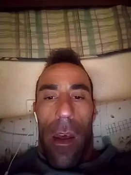 Snapshot of MownRender chatting on 11.18.25 MownRender online show from 11.18.25