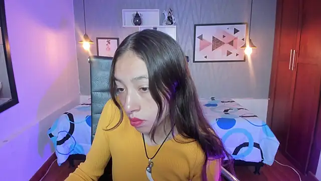 Snapshot of Valeria_roussi chatting on 12.02.24 Valeria roussi online show from 12.02.24