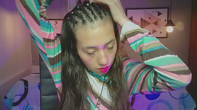 Snapshot of Valeria_roussi chatting on 12.06.24 Valeria roussi online show from 12.06.24