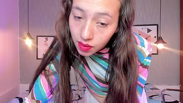 Snapshot of Valeria_roussi chatting on 12.11.24 Valeria roussi online show from 12.11.24