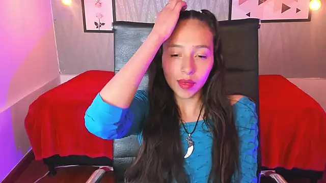 Snapshot of Valeria_roussi chatting on 12.27.24 Valeria roussi online show from 12.27.24