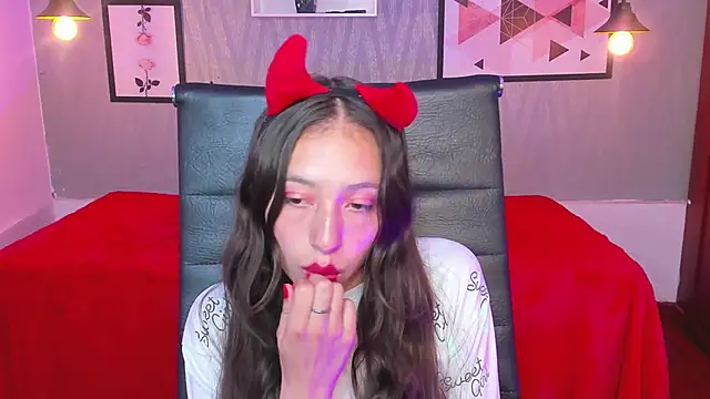 Snapshot of Valeria_roussi chatting on 01.09.25 Valeria roussi online show from 01.09.25