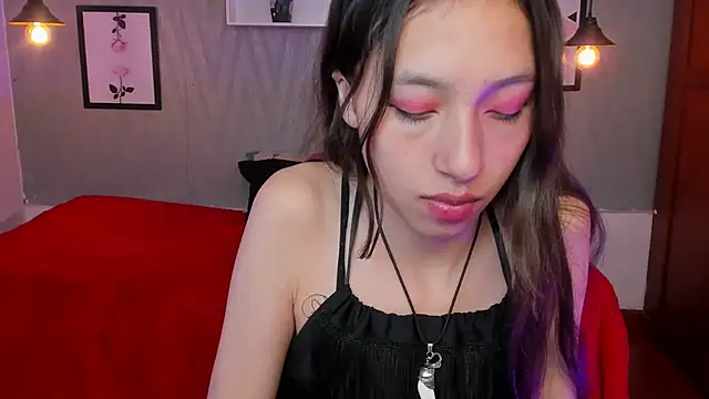 Snapshot of Valeria_roussi chatting on 01.14.25 Valeria roussi online show from 01.14.25