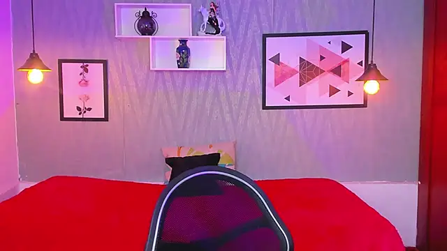 Snapshot of Valeria_roussi chatting on 01.21.25 Valeria roussi online show from 01.21.25