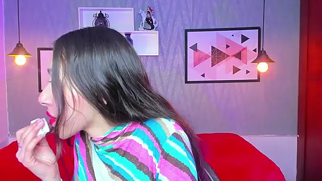 Snapshot of Valeria_roussi chatting on 01.22.25 Valeria roussi online show from 01.22.25