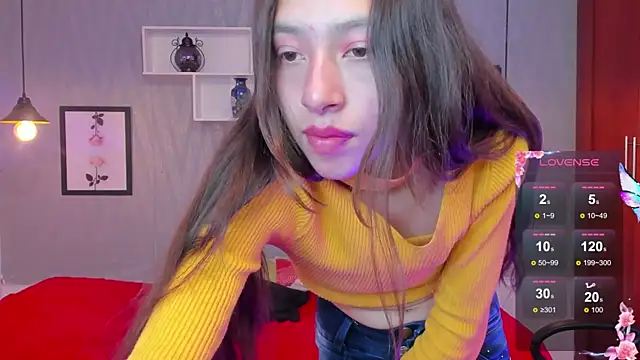 Snapshot of Valeria_roussi chatting on 01.23.25 Valeria roussi online show from 01.23.25