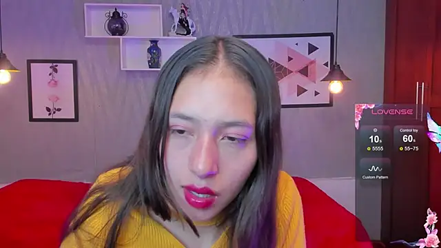 Snapshot of Valeria_roussi chatting on 01.23.25 Valeria roussi online show from 01.23.25