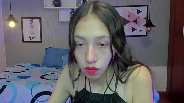 Snapshot of Valeria_roussi chatting on 02.14.25 Valeria roussi online show from 02.14.25