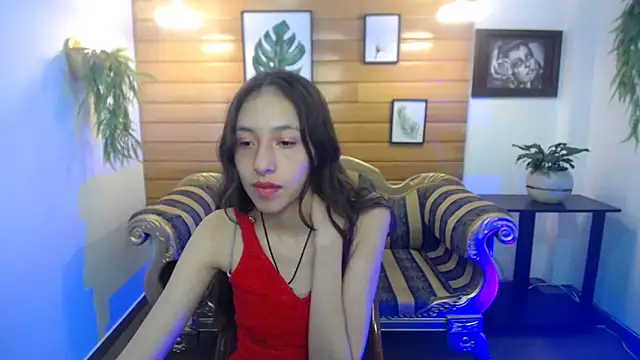 Snapshot of Valeria_roussi chatting on 02.15.25 Valeria roussi online show from 02.15.25