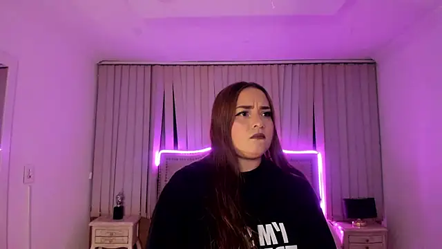 Snapshot of Valentina_Se chatting on 12.20.24 Valentina Se online show from 12.20.24