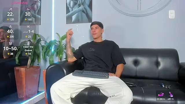 Snapshot of Damian23__ chatting on 02.09.25 Damian23 online show from 02.09.25