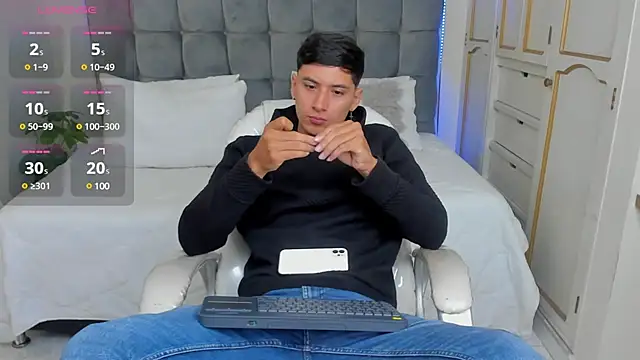Snapshot of Damian23__ chatting on 03.11.25 Damian23 online show from 03.11.25