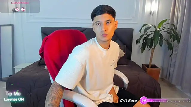 Snapshot of Damian23__ chatting on 10.28.25 Damian23 online show from 10.28.25