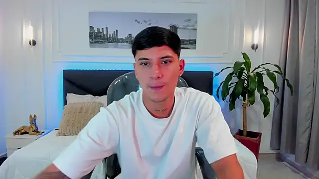 Snapshot of Damian23__ chatting on 11.24.25 Damian23 online show from 11.24.25