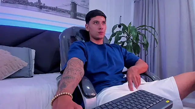 Snapshot of Damian23__ chatting on 12.15.25 Damian23 online show from 12.15.25