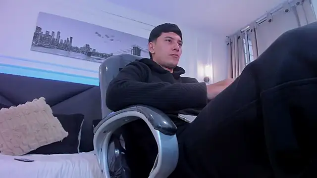 Snapshot of Damian23__ chatting on 12.16.25 Damian23 online show from 12.16.25