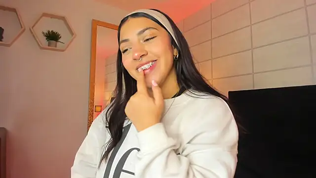 Christine Laam online show from 10.02.25