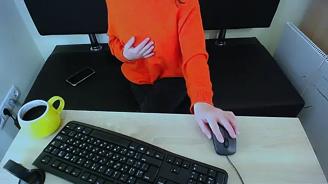 LaimaV  online show from 11.01.25