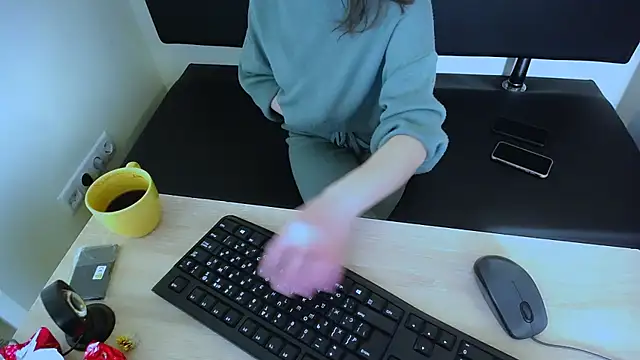 LaimaV  online show from 11.07.25