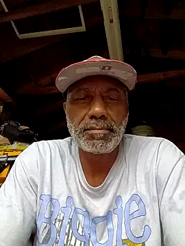 Snapshot of yasohw chatting on 11.20.25 yasohw online show from 11.20.25