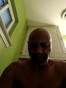 Snapshot of yasohw chatting on 11.30.25 yasohw online show from 11.30.25