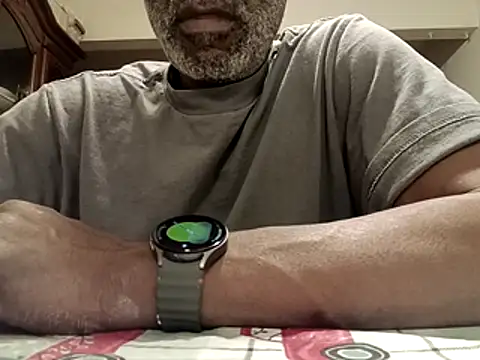 Snapshot of yasohw chatting on 12.23.25 yasohw online show from 12.23.25