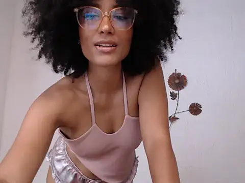 Snapshot of violettamartins chatting on 06.24.26 violettamartins online show from 06.24.26