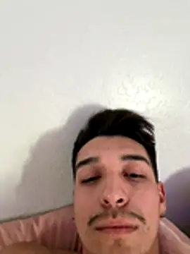 Snapshot of mguberto00 chatting on 11.14.25 mguberto00 online show from 11.14.25