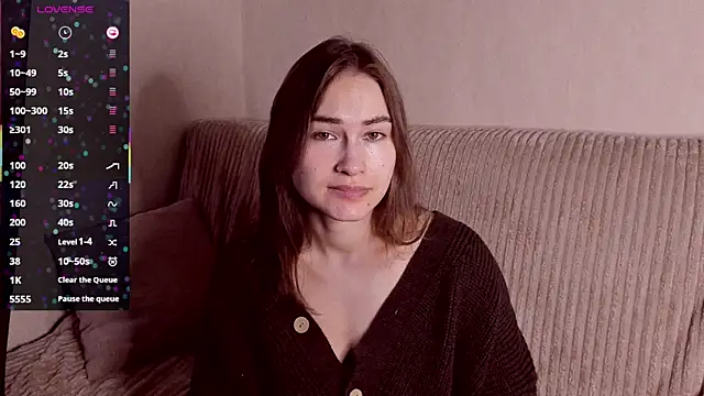 Snapshot of sleeeep_y chatting on 10.19.25 sleeeep y online show from 10.19.25