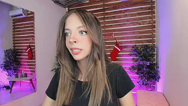 Sapphire Venuss online show from 12.20.24