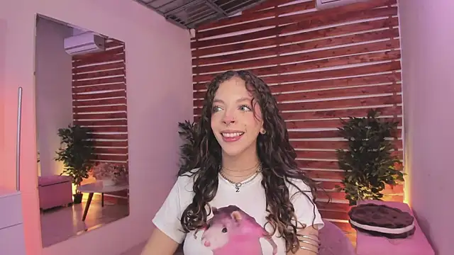 Sapphire Venuss online show from 09.14.25