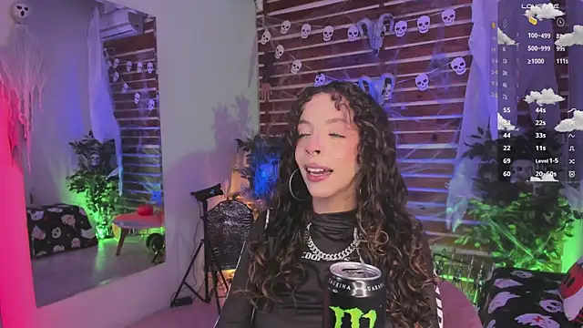 Sapphire Venuss online show from 10.22.25