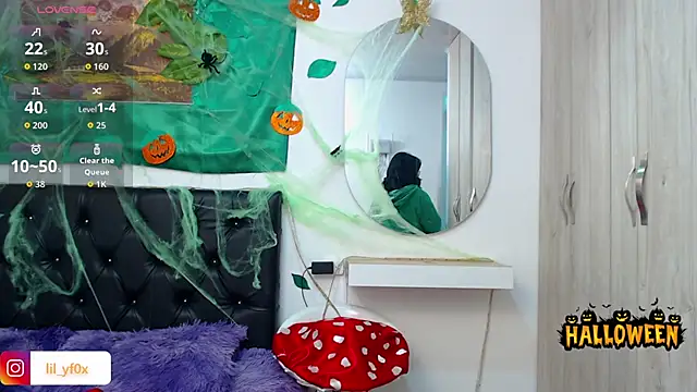 lily f00x online show from 10.13.25