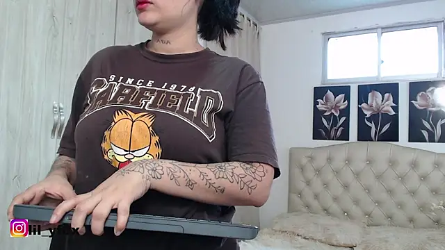lily f00x online show from 11.25.25