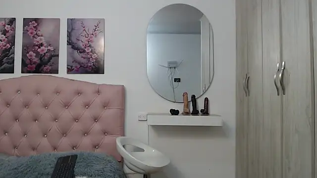 lily f00x online show from 12.17.25