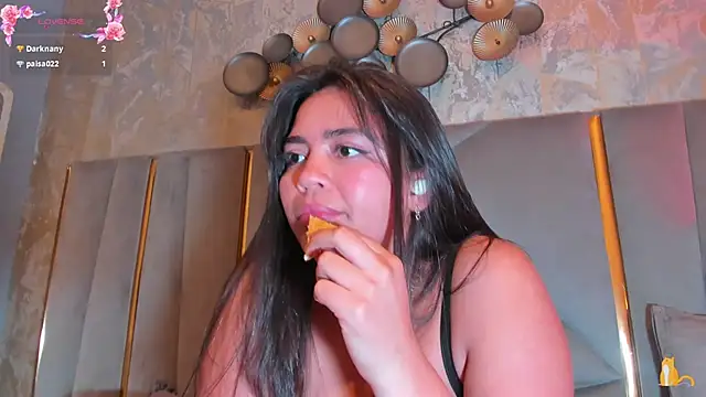 KimDevinne online show from 04.11.26