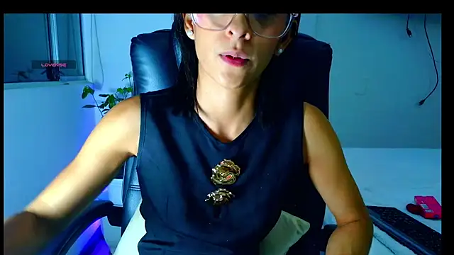Snapshot of thedianakaro chatting on 06.25.26 thedianakaro online show from 06.25.26