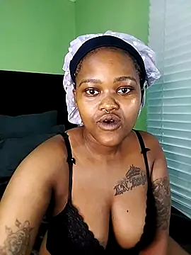 ThickPearlx23 online show from 11.15.25