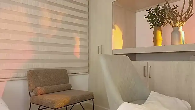 Siny Moore online show from 02.20.25