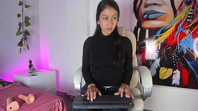 Luci And Sofi online show from 11.04.25