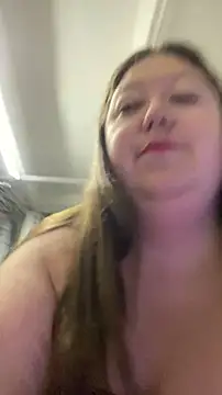 Snapshot of Chloee_ep chatting on 04.01.26 Chloee ep online show from 04.01.26