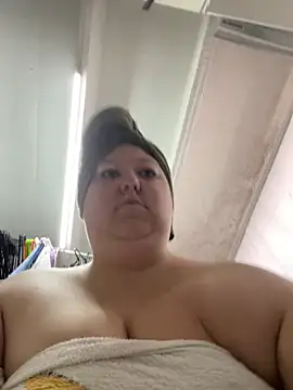 Snapshot of Chloee_ep chatting on 04.10.26 Chloee ep online show from 04.10.26